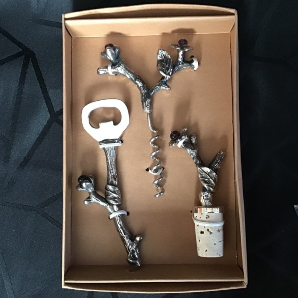 NWOT Bombay Bar set, bottle opener, corkscrew and wine stopper - Picture 2 of 4